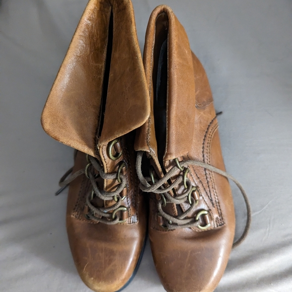 Size 7 boot - Picture 3 of 6